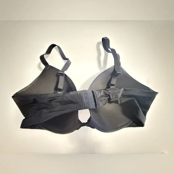 Victoria’s Secret very sexy lightly lined rhinestone bra 38d - Picture 4 of 4